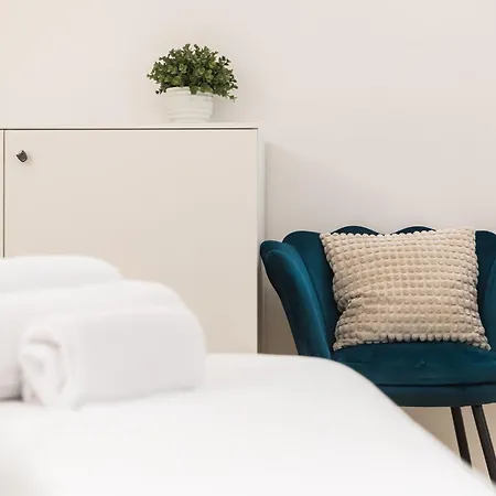 Lilli House - In The Heart Of Bologna